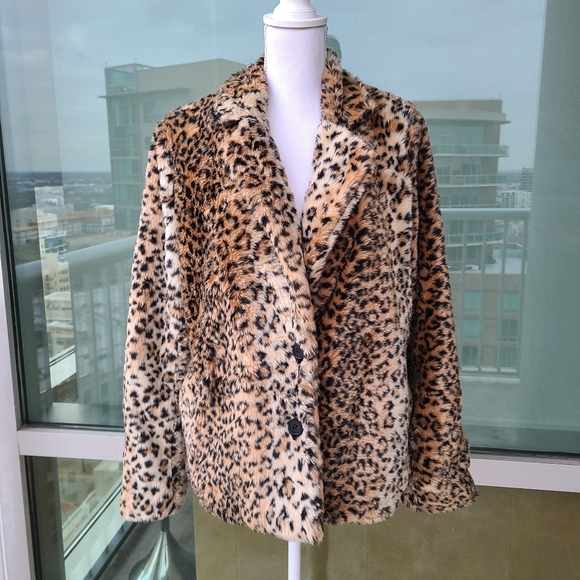 Blush Jackets & Blazers - Blush Faux Leopard Fur Jacket size large